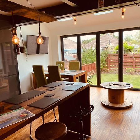 Lovely Semi-Beach 2X Pubs -5 Min Walk-Pets Welcome-Parking-Garden Scalby  エクステリア 写真