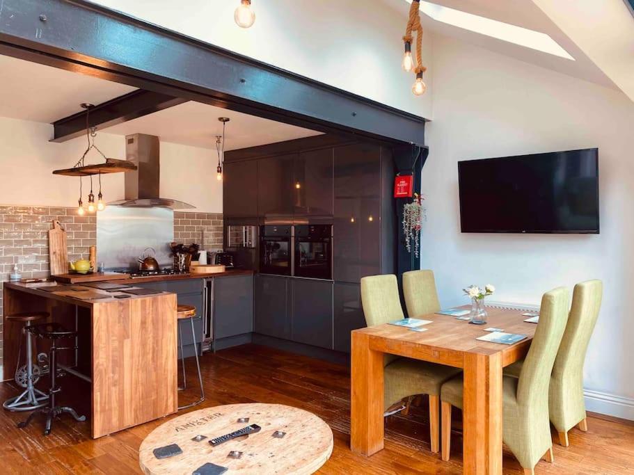 Lovely Semi-Beach 2X Pubs -5 Min Walk-Pets Welcome-Parking-Garden Scalby  エクステリア 写真