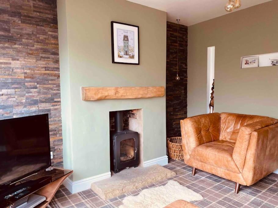Lovely Semi-Beach 2X Pubs -5 Min Walk-Pets Welcome-Parking-Garden Scalby  エクステリア 写真