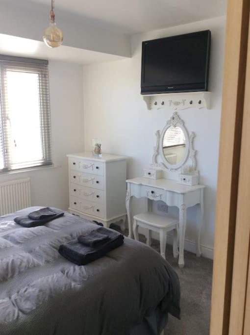 Lovely Semi-Beach 2X Pubs -5 Min Walk-Pets Welcome-Parking-Garden Scalby  エクステリア 写真