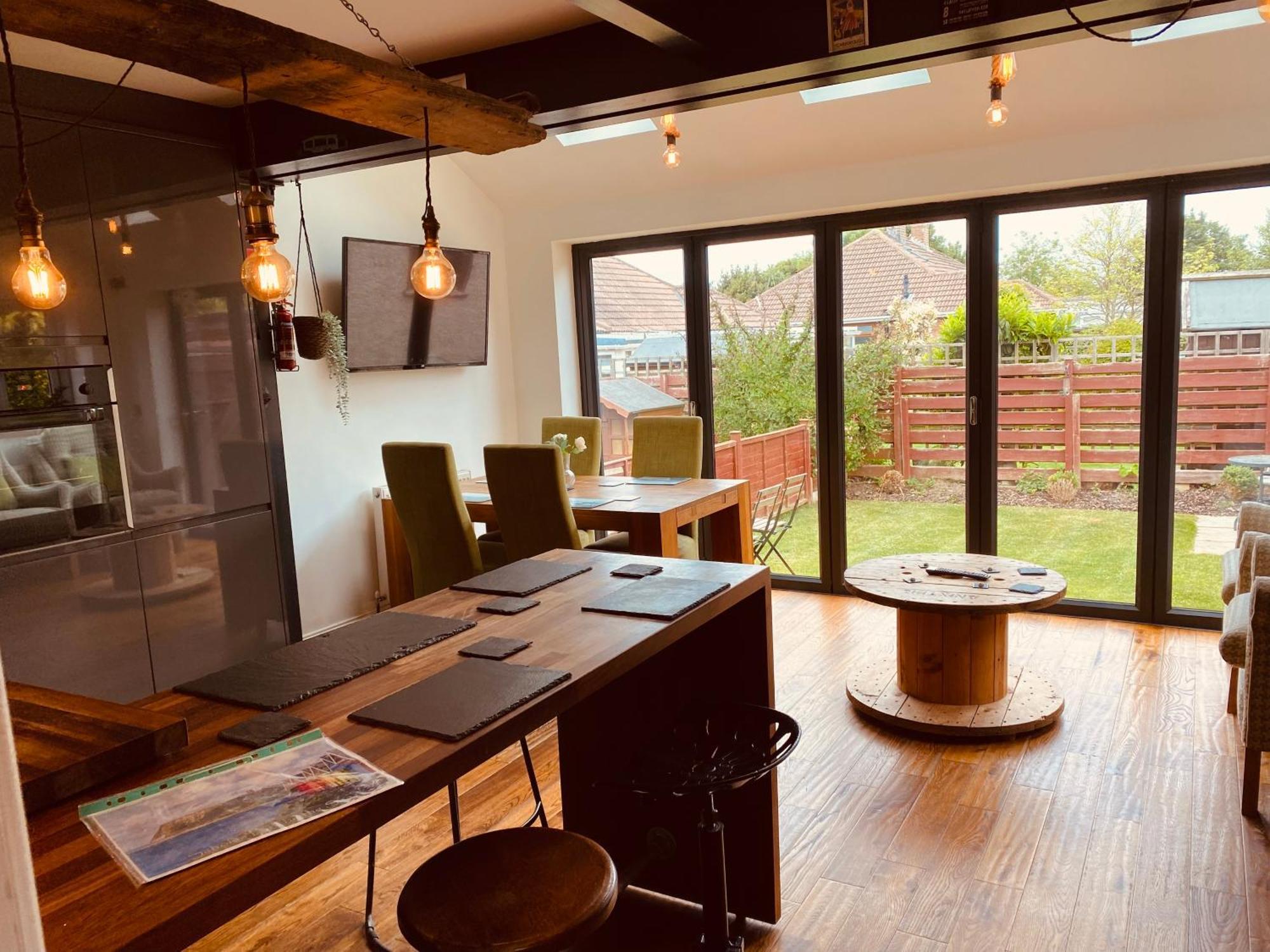 Lovely Semi-Beach 2X Pubs -5 Min Walk-Pets Welcome-Parking-Garden Scalby  エクステリア 写真